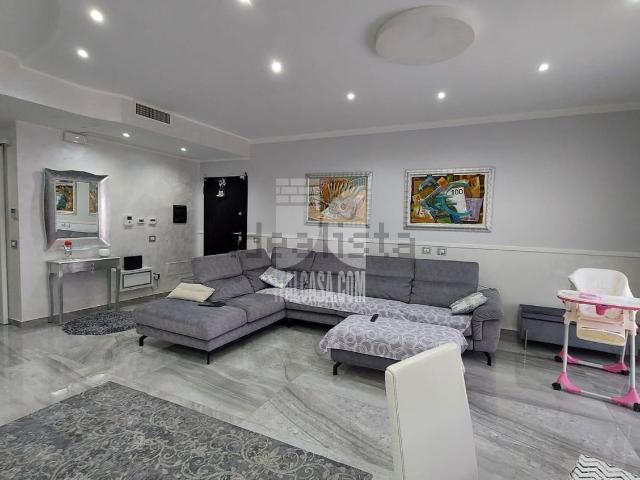 Villetta a schiera in vendita di 162 m² in Via Giappone