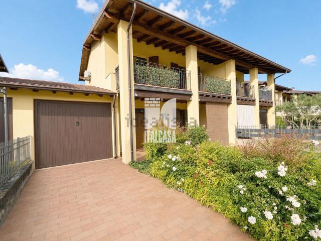 Villetta a schiera in vendita di 162 m² in Via Don Angelo Roveri