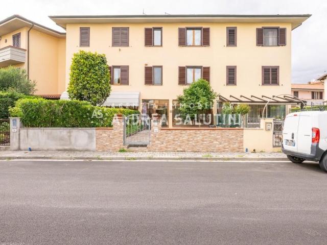 Villetta a schiera in vendita di 162 m² in Via N. Casarosa