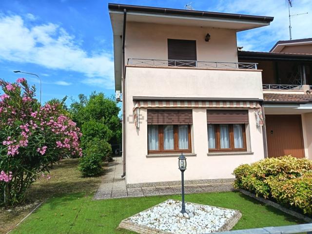Villetta a schiera in vendita di 162 m² in Piazzetta Giacomo Matteotti