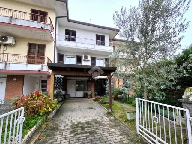 Villetta a schiera in vendita di 164 m² in Via Papa Giovanni XXIII, 53