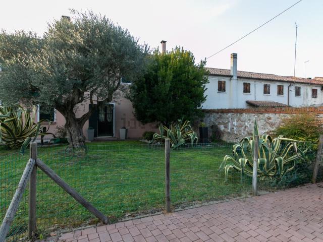 Villetta a schiera in vendita di 164 m² in Viale Dante