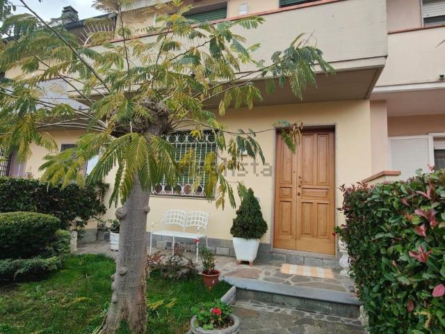 Villetta a schiera in vendita di 165 m² in Via Capriani