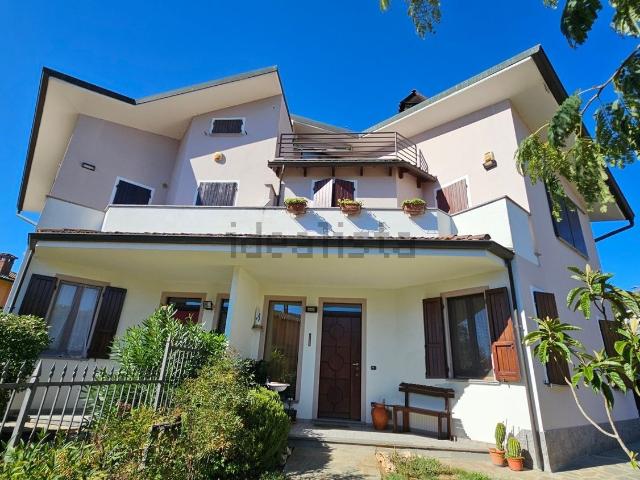 Villetta a schiera in vendita di 165 m² in Via Aldo Moro