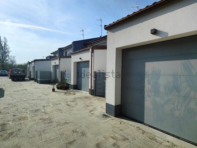 Villetta a schiera in vendita di 165 m² in Via Elio Bragaglia