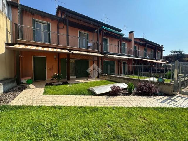 Villetta a schiera in vendita di 165 m² in Via San Crispino, 12