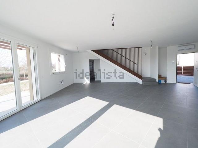 Villetta a schiera in vendita di 165 m² in Via Torni