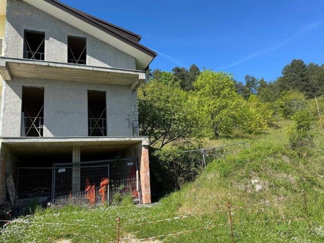 Villetta a schiera in vendita di 165 m² in Contrada Luogo di Sasso