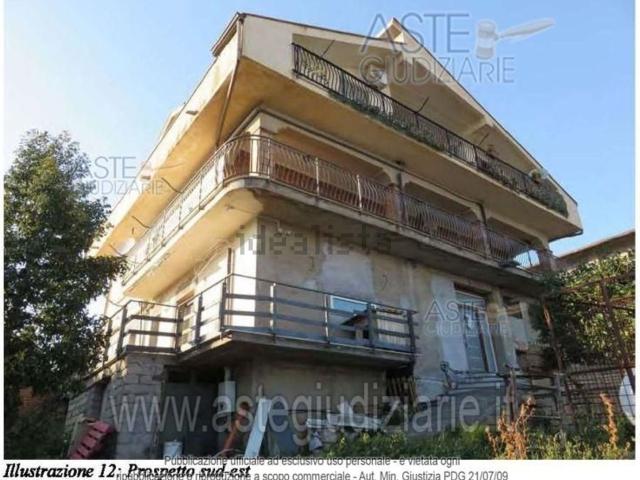 Villetta a schiera in vendita di 165 m² in Contrada Montagna