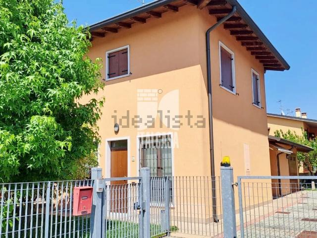 Villetta a schiera in vendita di 168 m² in Via Bersaglieri D&apos Italia