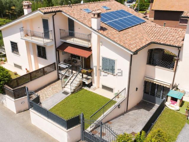 Villetta a schiera in vendita di 168 m² in Via di Castel di Leva