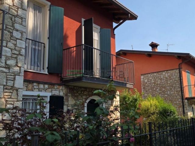 Villetta a schiera in vendita di 168 m² in Via Provinciale