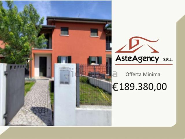Villetta a schiera in vendita di 169 m² in Via Fontanelle, 5