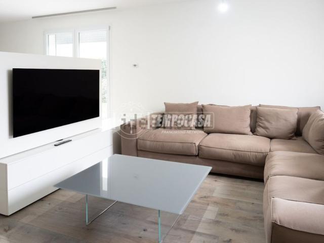 Villetta a schiera in vendita di 170 m² in Via Cossetto Norma, 15