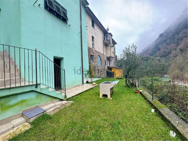 Villetta a schiera in vendita di 170 m² in Via Bassa Tambura