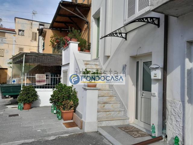 Villetta a schiera in vendita di 170 m² in Via Bassa Tambura