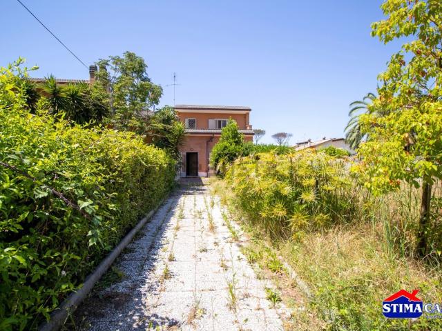 Villetta a schiera in vendita di 170 m² in Via Brentonico, 122