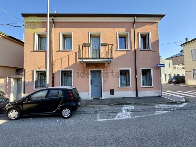 Villetta a schiera in vendita di 170 m² in Via G. Marconi, 1