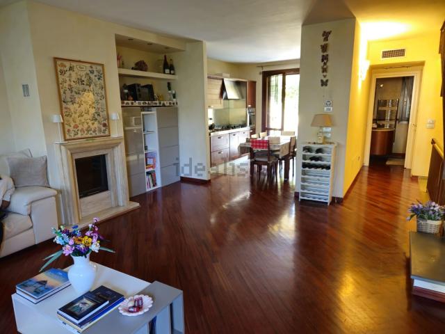 Villetta a schiera in vendita di 170 m² in Via di Castello