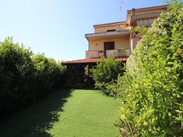 Villetta a schiera in vendita di 170 m² in Via Emanuela Loi