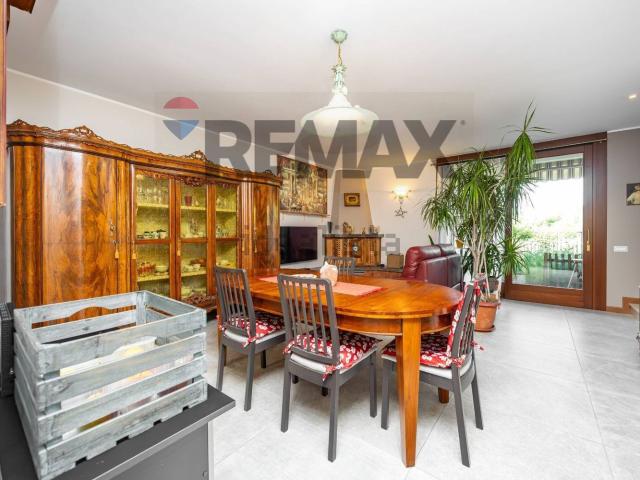 Villetta a schiera in vendita di 170 m² in Via I Maggio, 34