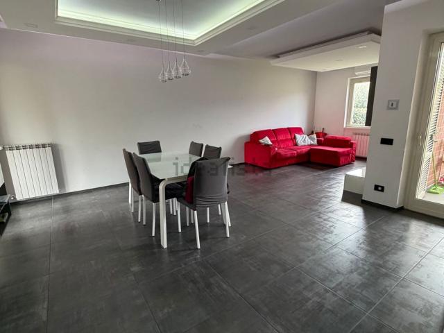 Villetta a schiera in vendita di 170 m² in Via Luigi Fiorletta