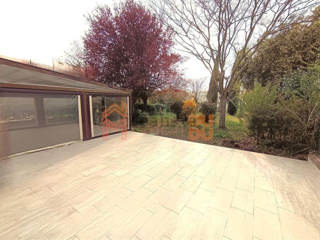 Villetta a schiera in vendita di 170 m² in Via Marco Perennio
