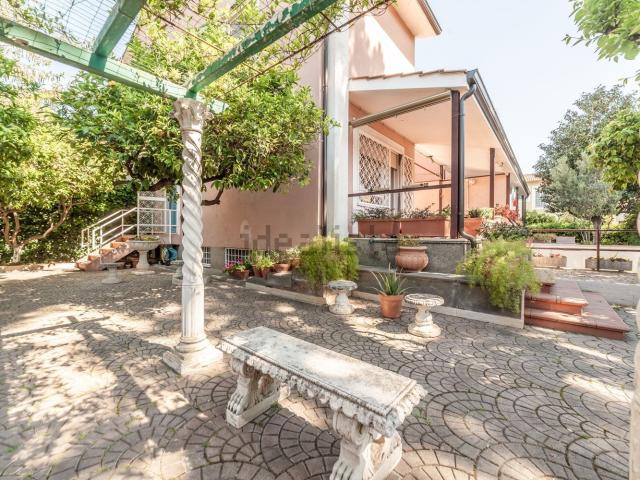 Villetta a schiera in vendita di 170 m² in Via Nicostene, 18