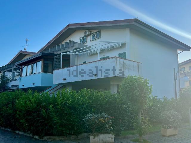 Villetta a schiera in vendita di 170 m² in Via Salina, 54