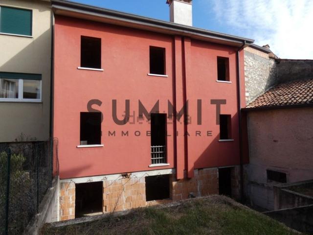 Villetta a schiera in vendita di 170 m² in Via Sant&apos Eurosia