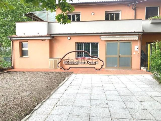 Villetta a schiera in vendita di 170 m² in Via Pesciatina, 55012