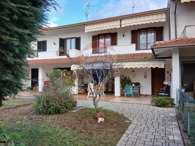 Villetta a schiera in vendita di 170 m² in Via Ruggero Leoncavallo