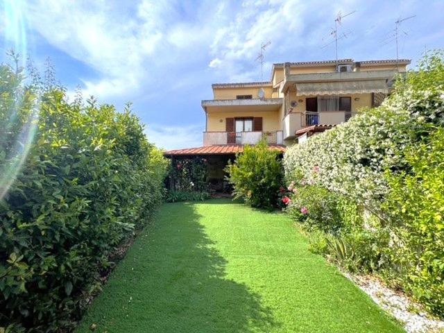 Villetta a schiera in vendita di 170 m² in Via virginio
