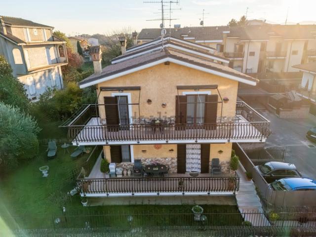 Villetta a schiera in vendita di 170 m² in Circonvallazione Giovanni Falcone