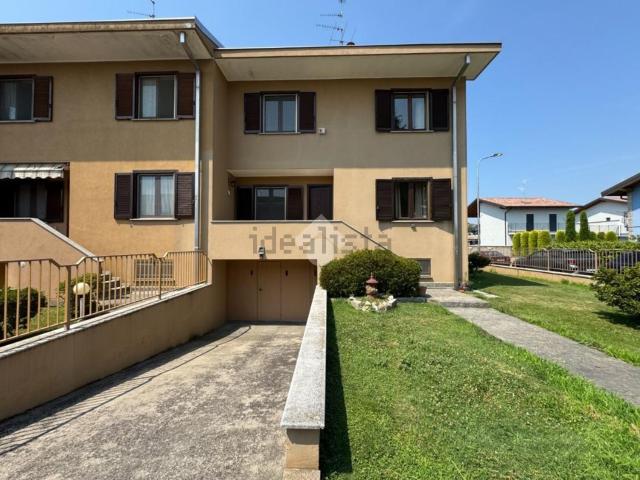 Villetta a schiera in vendita di 170 m² in Strada Privata Iris, 2