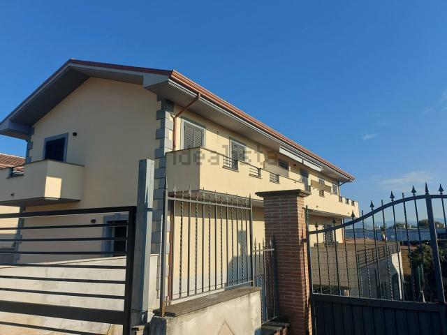 Villetta a schiera in vendita di 170 m² in Strada Ventitreesima