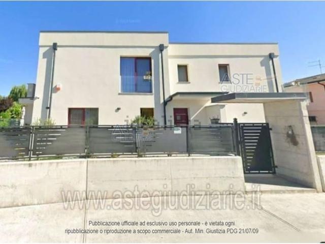 Villetta a schiera in vendita di 171 m² in Via San Vito, 52