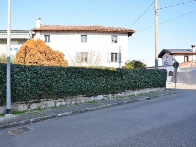 Villetta a schiera in vendita di 172 m² in Via C. Battisti, 35