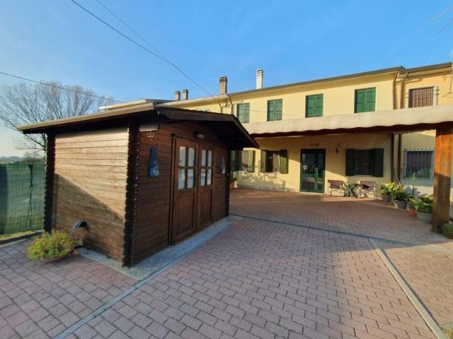 Villetta a schiera in vendita di 172 m² in Via Motta, 24