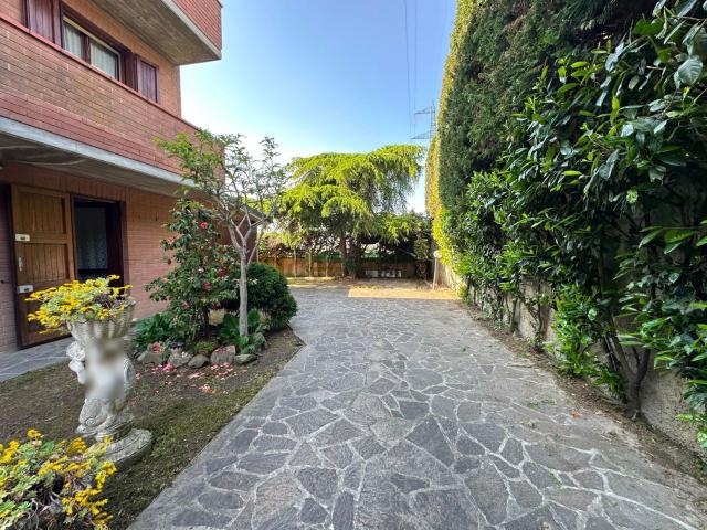 Villetta a schiera in vendita di 172 m² in Via Pontegradella