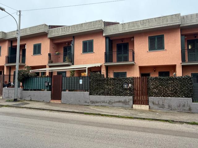 Villetta a schiera in vendita di 172 m² in Via Portella Bifuto