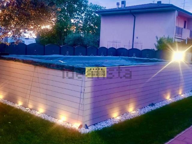 Villetta a schiera in vendita di 173 m² in Via degli Alpini, 55