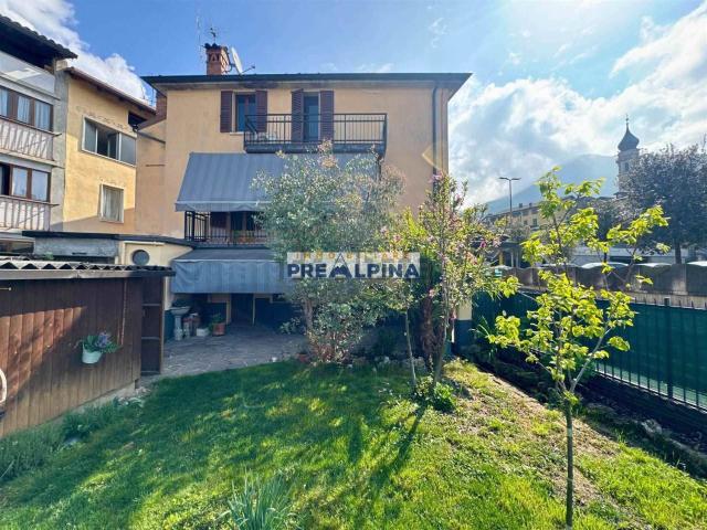 Villetta a schiera in vendita di 174 m² in Via Cavalieri di Vittorio Veneto, 10