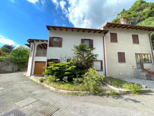 Villetta a schiera in vendita di 174 m² in Via Sottocolle, 15