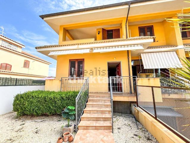 Villetta a schiera in vendita di 174 m² in Via Selinunte