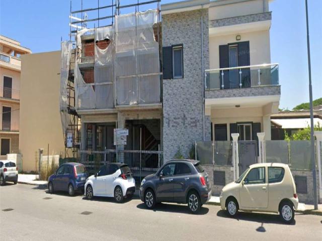 Villetta a schiera in vendita di 174 m² in Piazza Francesca Morvillo, 5