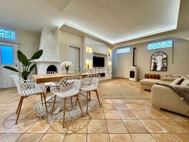 Villetta a schiera in vendita di 175 m² in Via Carlo Severini, 41