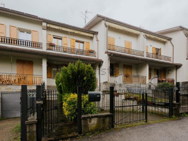 Villetta a schiera in vendita di 175 m² in Via Chiesa, 22