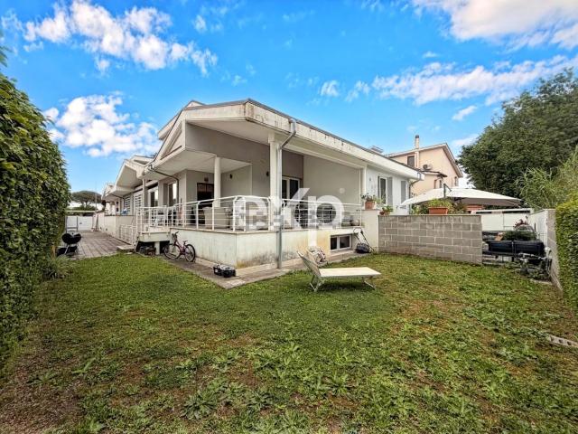 Villetta a schiera in vendita di 175 m² in Via Alfredo Gargiulo, 84