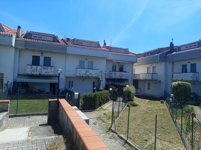 Villetta a schiera in vendita di 175 m² in Via DEL DONATORE
